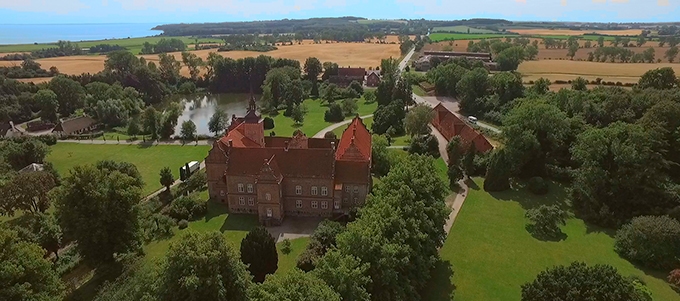 Luftfoto af Holckenhavn Slot