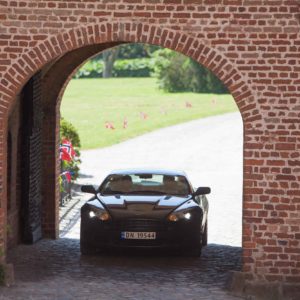 Norsk gom ankommer til Holckenhavn Slot